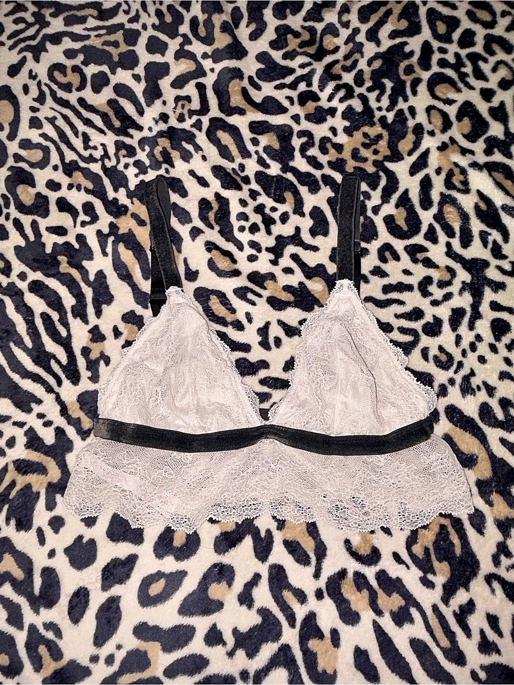 Victoria's Secret Lace Bra in white & Black